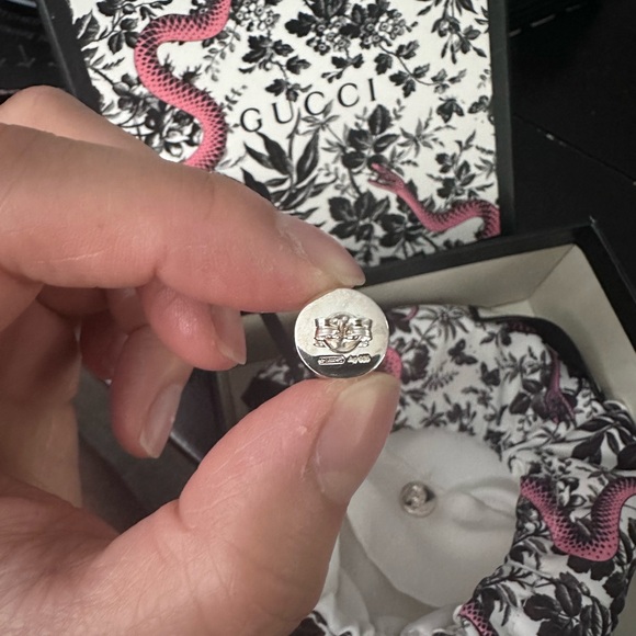 Authentic GUCCI TRADEMARK LOGO .925 STERLING SILVER ROUND STUD Earrings - Picture 3 of 4